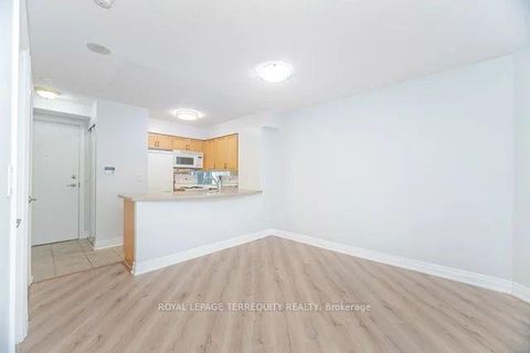 Photo 10 at 710 - 2121 LAKE SHORE Boulevard W, Mimico, Toronto