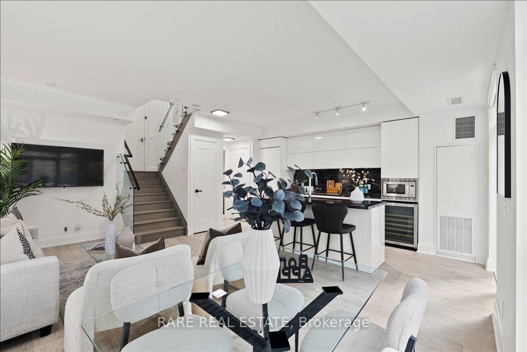 103 - 110 Marine Parade Drive, Mimico, Toronto photo 8