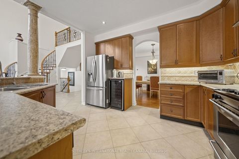 Photo 14 at 12 Parisian Crescent, Shore, Barrie