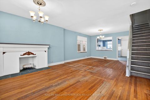 Photo 5 at 31 Mcroberts Avenue, Davenport, Toronto