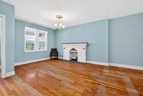 Photo 6 at 31 Mcroberts Avenue, Davenport, Toronto