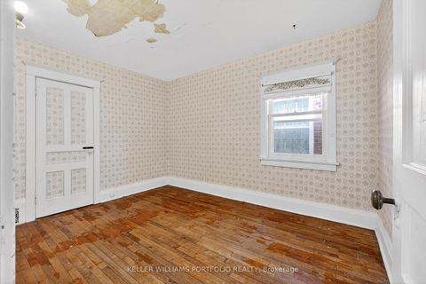 Photo 14 at 31 Mcroberts Avenue, Davenport, Toronto