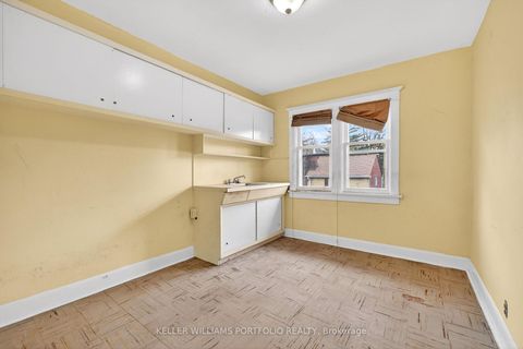 Photo 19 at 31 Mcroberts Avenue, Davenport, Toronto