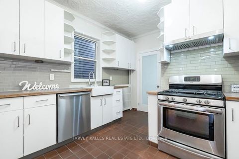 Photo 6 at 178 Manning Avenue, Bellwoods, Toronto