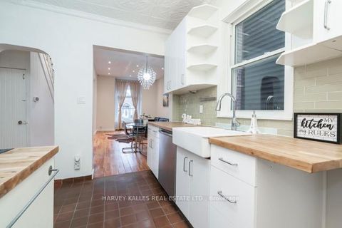 Photo 9 at 178 Manning Avenue, Bellwoods, Toronto