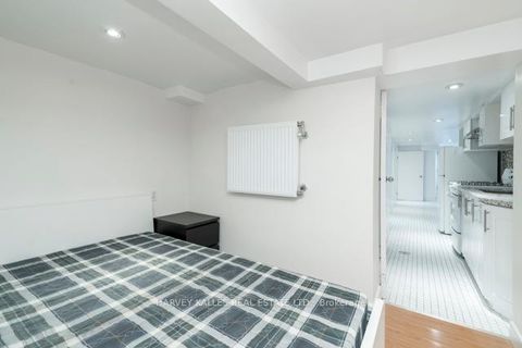 Photo 37 at 178 Manning Avenue, Bellwoods, Toronto