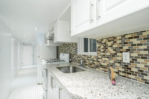 Photo 38 at 178 Manning Avenue, Bellwoods, Toronto