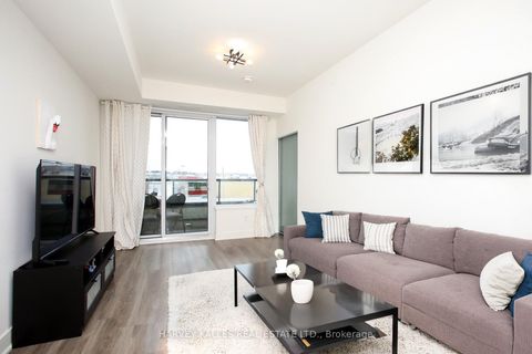 Photo 3 at 305 - 185 Deerfield Road, Central Newmarket, Newmarket