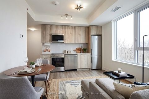 Photo 5 at 305 - 185 Deerfield Road, Central Newmarket, Newmarket