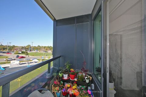 Photo 12 at 305 - 185 Deerfield Road, Central Newmarket, Newmarket