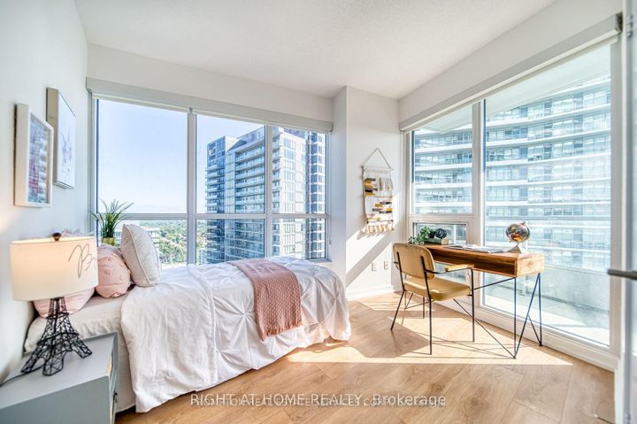 Photo 5 at 1005 - 115 MCMAHON Drive E, Bayview Village, Toronto