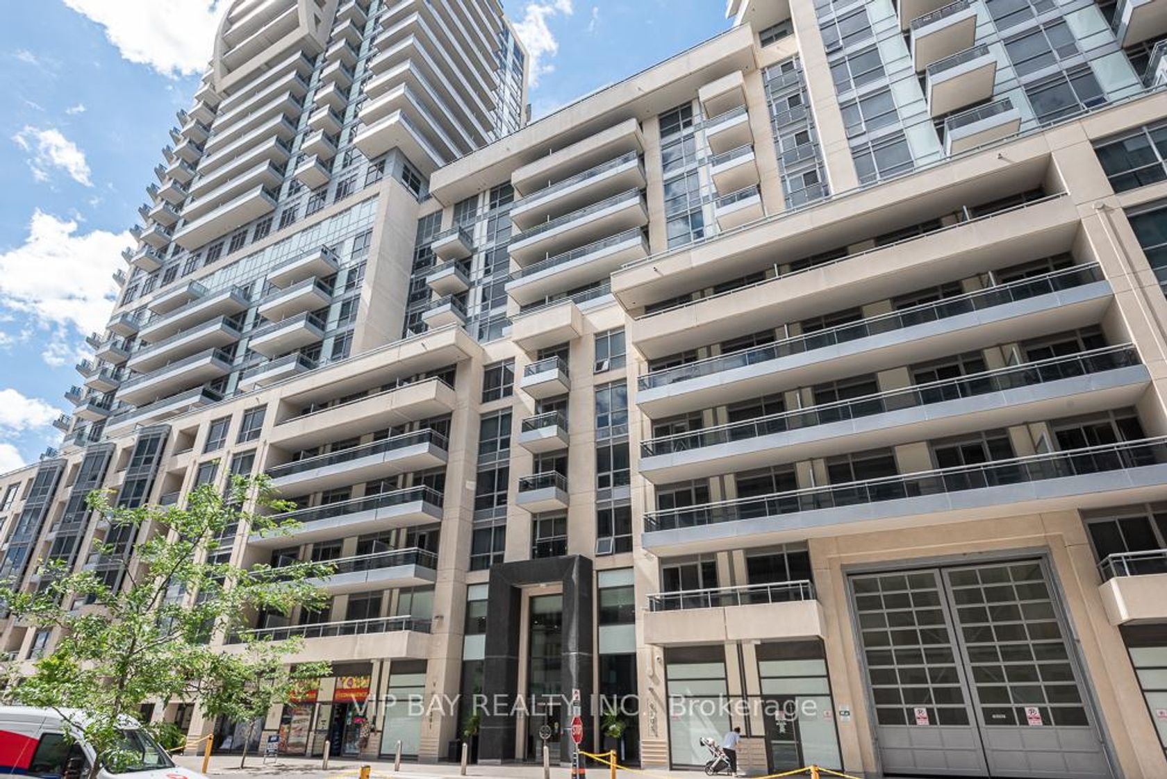 Nw817 - 9201 Yonge Street, Langstaff, Richmond Hill by Loree Meneguzzi Real Estate Nw817 - 9201 Yonge Street, Langstaff, Richmond Hill