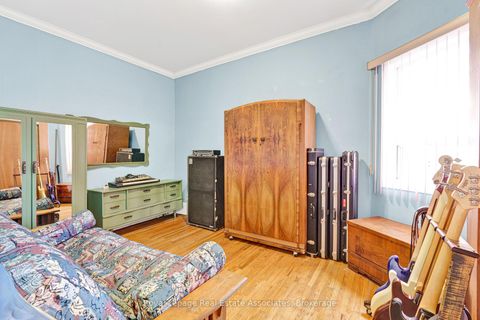 Photo 6 at 101 Dovercourt Road, Niagara, Toronto