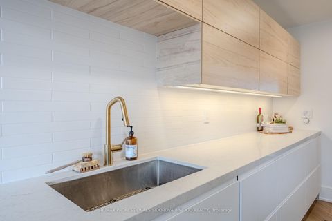 Photo 6 at 403 - 45 Southport Street, Swansea, Toronto