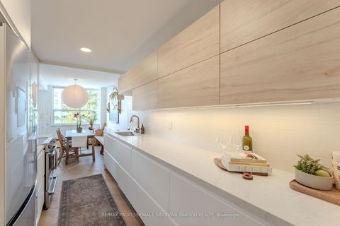 Photo 7 at 403 - 45 Southport Street, Swansea, Toronto