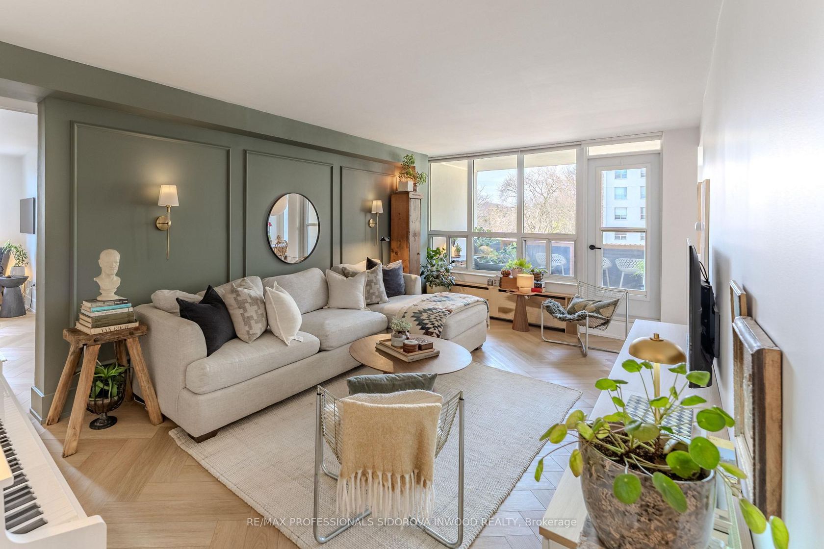 403 - 45 Southport Street, Swansea, Toronto photo number 2