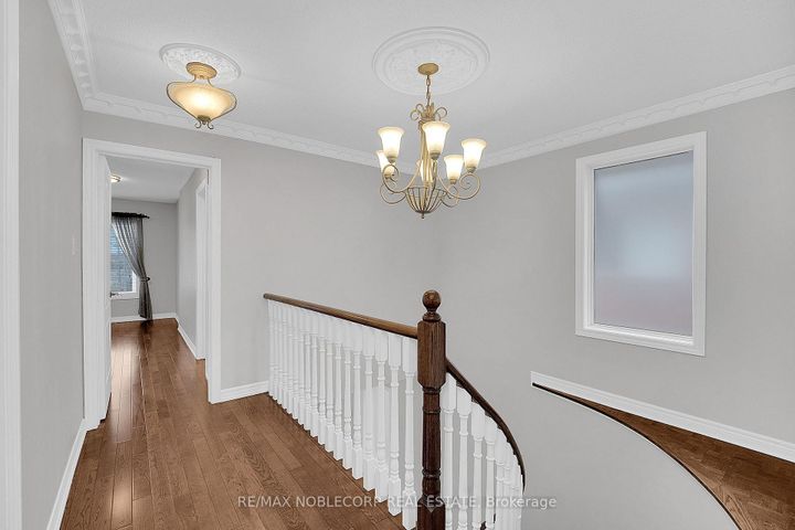 Photo 17 at 92 Water Garden Lane, Sonoma Heights, Vaughan