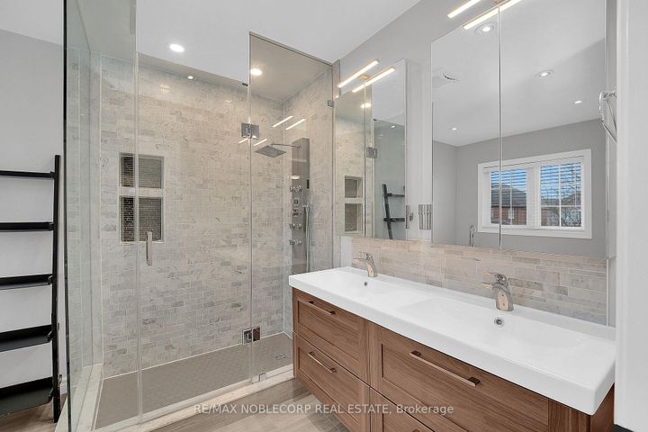 Photo 22 at 92 Water Garden Lane, Sonoma Heights, Vaughan