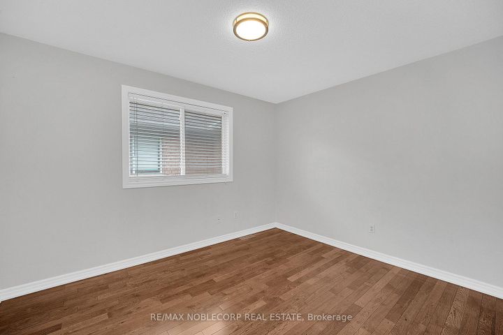 Photo 24 at 92 Water Garden Lane, Sonoma Heights, Vaughan