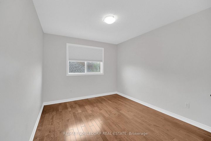 Photo 28 at 92 Water Garden Lane, Sonoma Heights, Vaughan