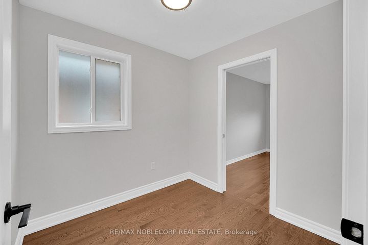 Photo 30 at 92 Water Garden Lane, Sonoma Heights, Vaughan