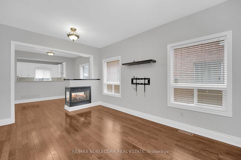 Photo 3 at 92 Water Garden Lane, Sonoma Heights, Vaughan