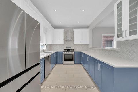 Photo 13 at 92 Water Garden Lane, Sonoma Heights, Vaughan