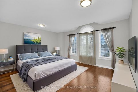 Photo 19 at 92 Water Garden Lane, Sonoma Heights, Vaughan