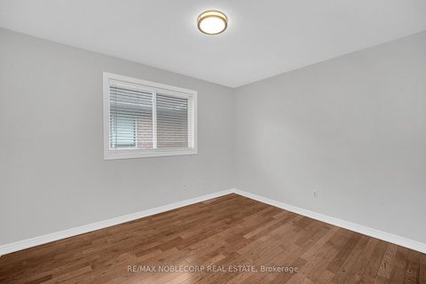 Photo 24 at 92 Water Garden Lane, Sonoma Heights, Vaughan