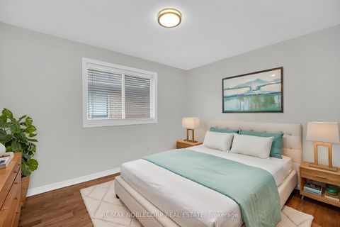 Photo 25 at 92 Water Garden Lane, Sonoma Heights, Vaughan