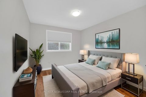 Photo 29 at 92 Water Garden Lane, Sonoma Heights, Vaughan