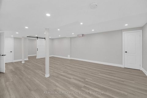 Photo 35 at 92 Water Garden Lane, Sonoma Heights, Vaughan