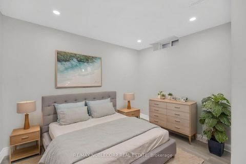 Photo 38 at 92 Water Garden Lane, Sonoma Heights, Vaughan