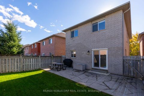 Photo 41 at 92 Water Garden Lane, Sonoma Heights, Vaughan