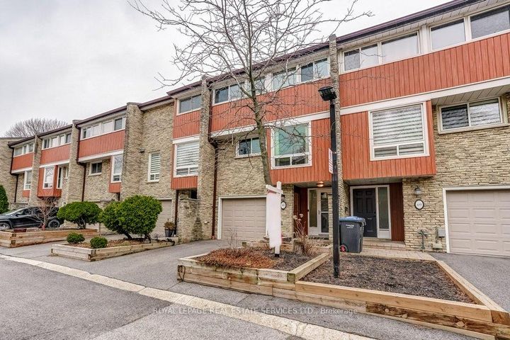 Photo 1 at 68 - 915 Inverhouse Drive, Clarkson, Mississauga