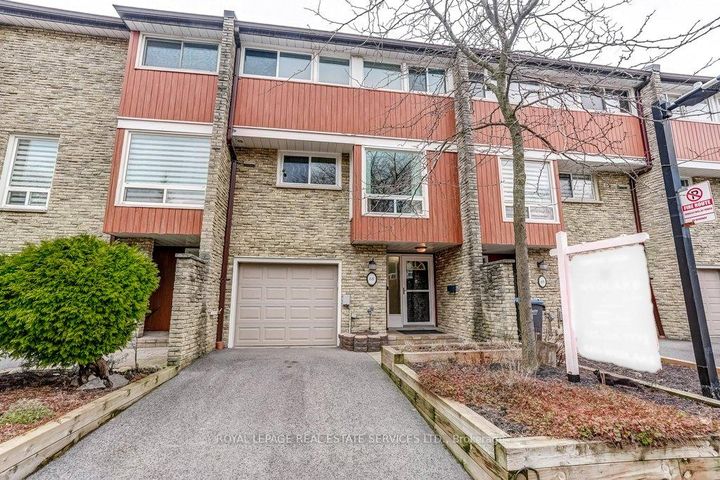Photo 3 at 68 - 915 Inverhouse Drive, Clarkson, Mississauga