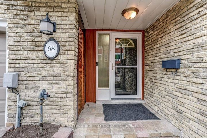 Photo 5 at 68 - 915 Inverhouse Drive, Clarkson, Mississauga