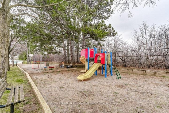 Photo 39 at 68 - 915 Inverhouse Drive, Clarkson, Mississauga