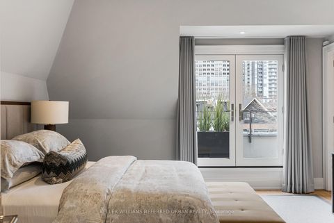 Photo 36 at 130 B Farnham Avenue, St. Clair, Toronto