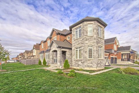 Photo 2 at 2236 Lozenby Street, Alcona, Innisfil