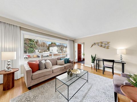 Photo 3 at 53 Wedgewood Drive, Newtonbrook East, Toronto