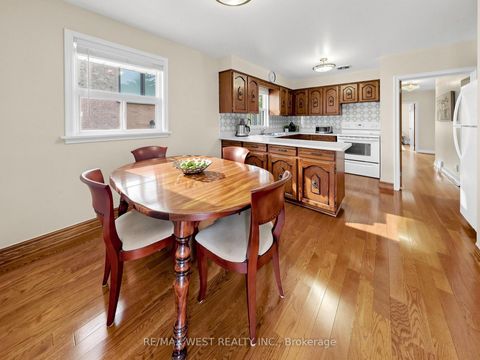 Photo 7 at 53 Wedgewood Drive, Newtonbrook East, Toronto