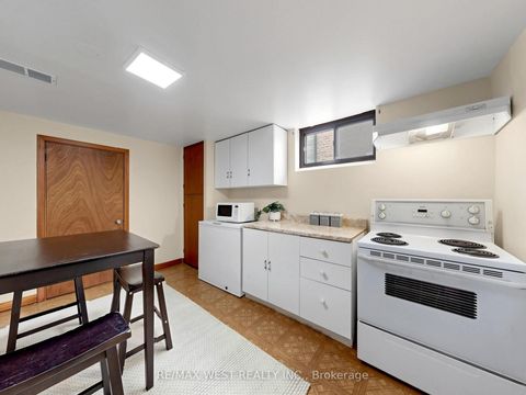 Photo 19 at 53 Wedgewood Drive, Newtonbrook East, Toronto