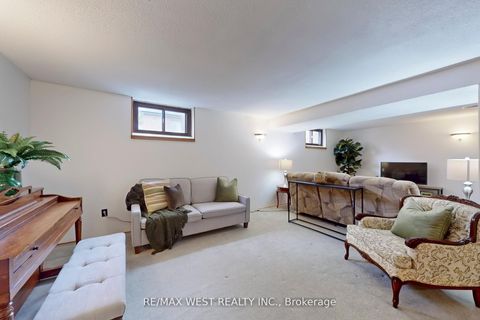 Photo 21 at 53 Wedgewood Drive, Newtonbrook East, Toronto