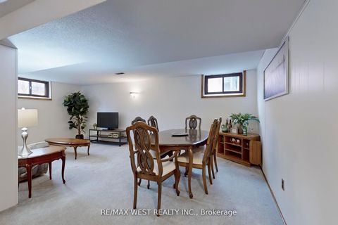 Photo 25 at 53 Wedgewood Drive, Newtonbrook East, Toronto