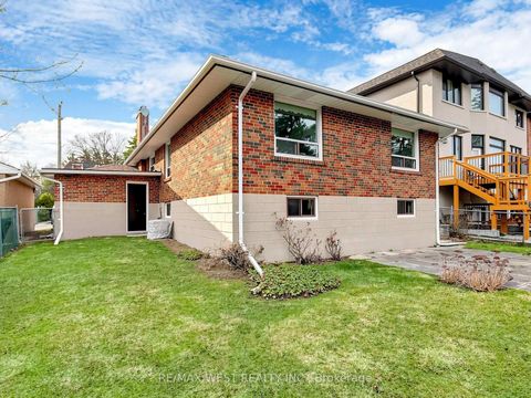 Photo 29 at 53 Wedgewood Drive, Newtonbrook East, Toronto