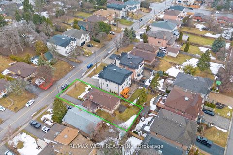 Photo 33 at 53 Wedgewood Drive, Newtonbrook East, Toronto