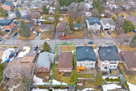 Photo 34 at 53 Wedgewood Drive, Newtonbrook East, Toronto