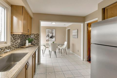 Photo 10 at 22 Lavery Trail, Highland Creek, Toronto