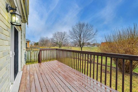 Photo 34 at 22 Lavery Trail, Highland Creek, Toronto